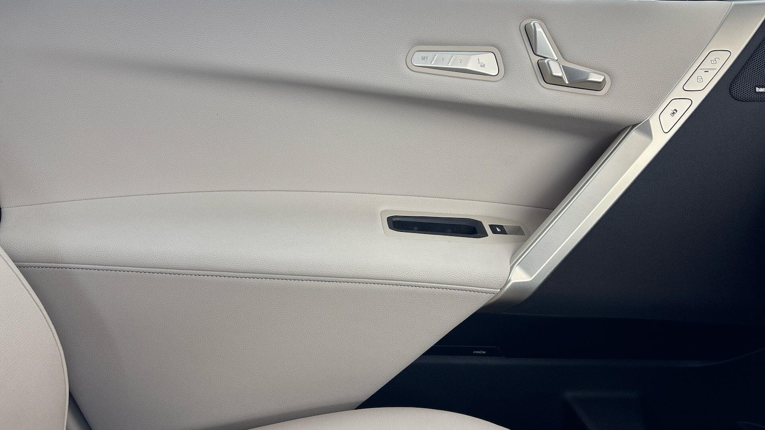 Used BMW iX 2022 for sale - 76760057: Photo 41