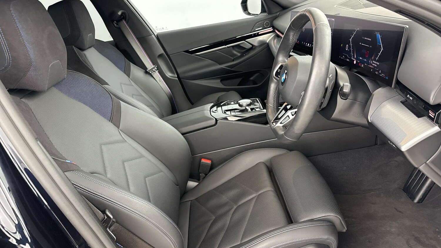 Used BMW 5 Series 2025 for sale - 77538221: Photo 11