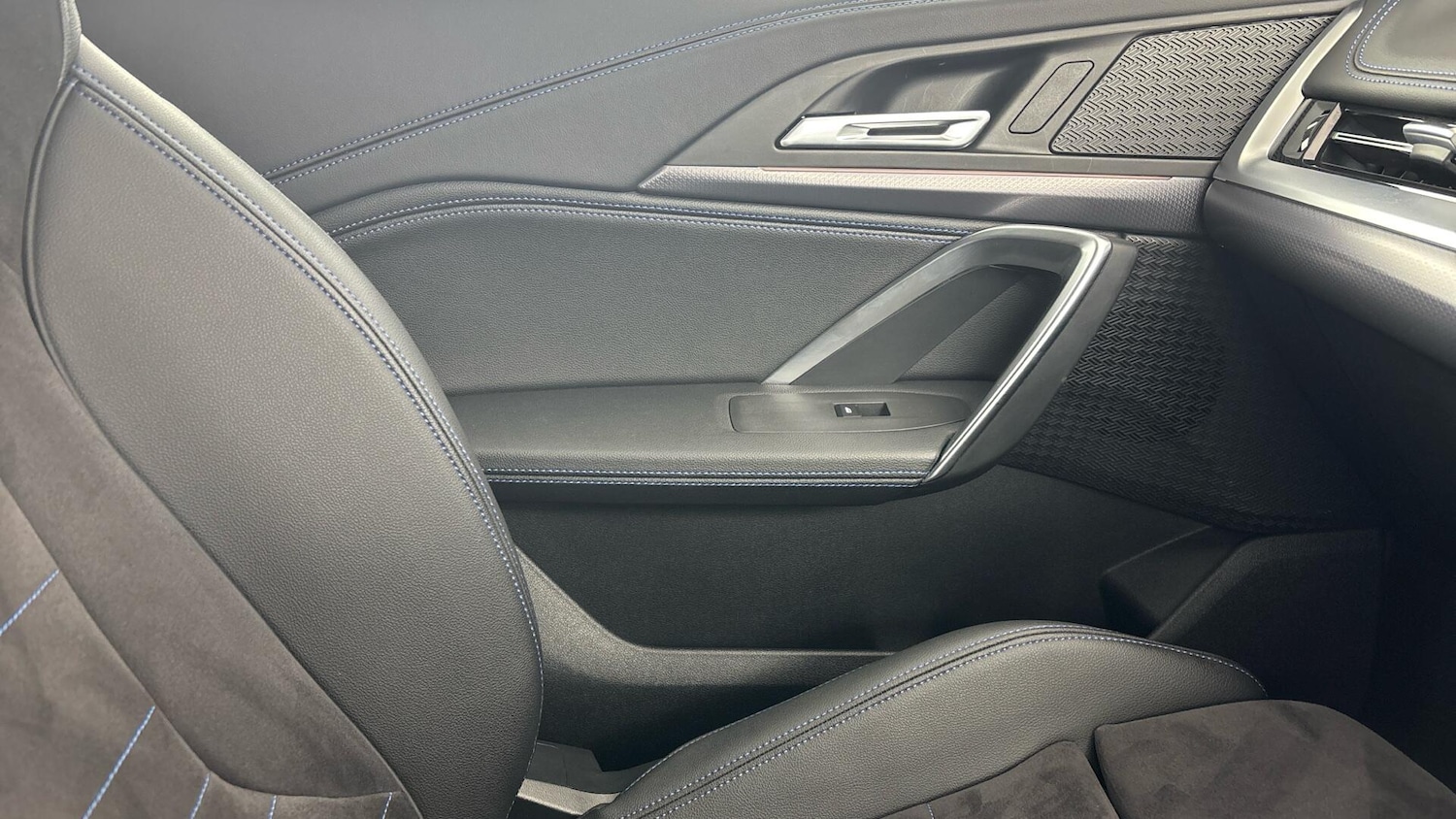 Used BMW iX1 2023 for sale - 77670539: Photo 33