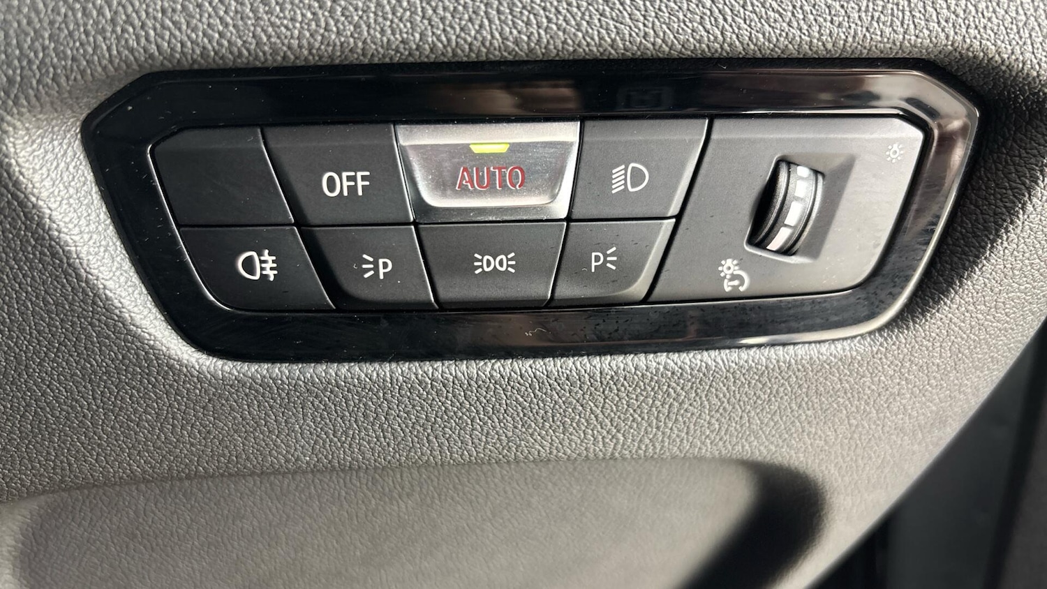 Used BMW 3 Series 2024 for sale - 76760358: Photo 36