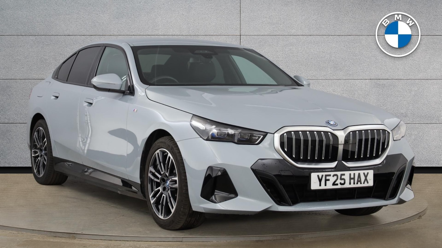 Used BMW 5 Series 2025 for sale - 77598104: Photo 1