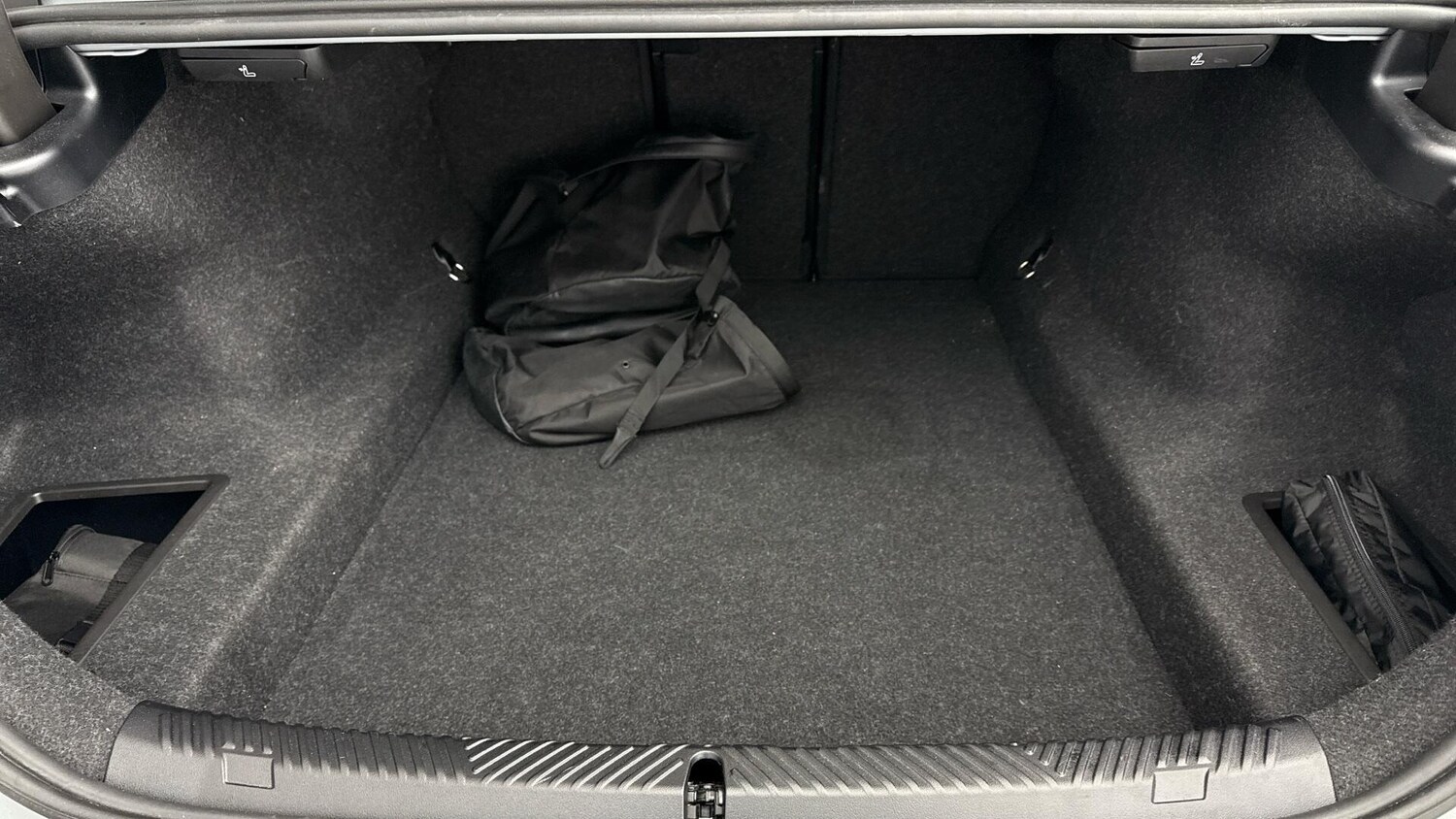 Used BMW 5 Series 2025 for sale - 77598104: Photo 13