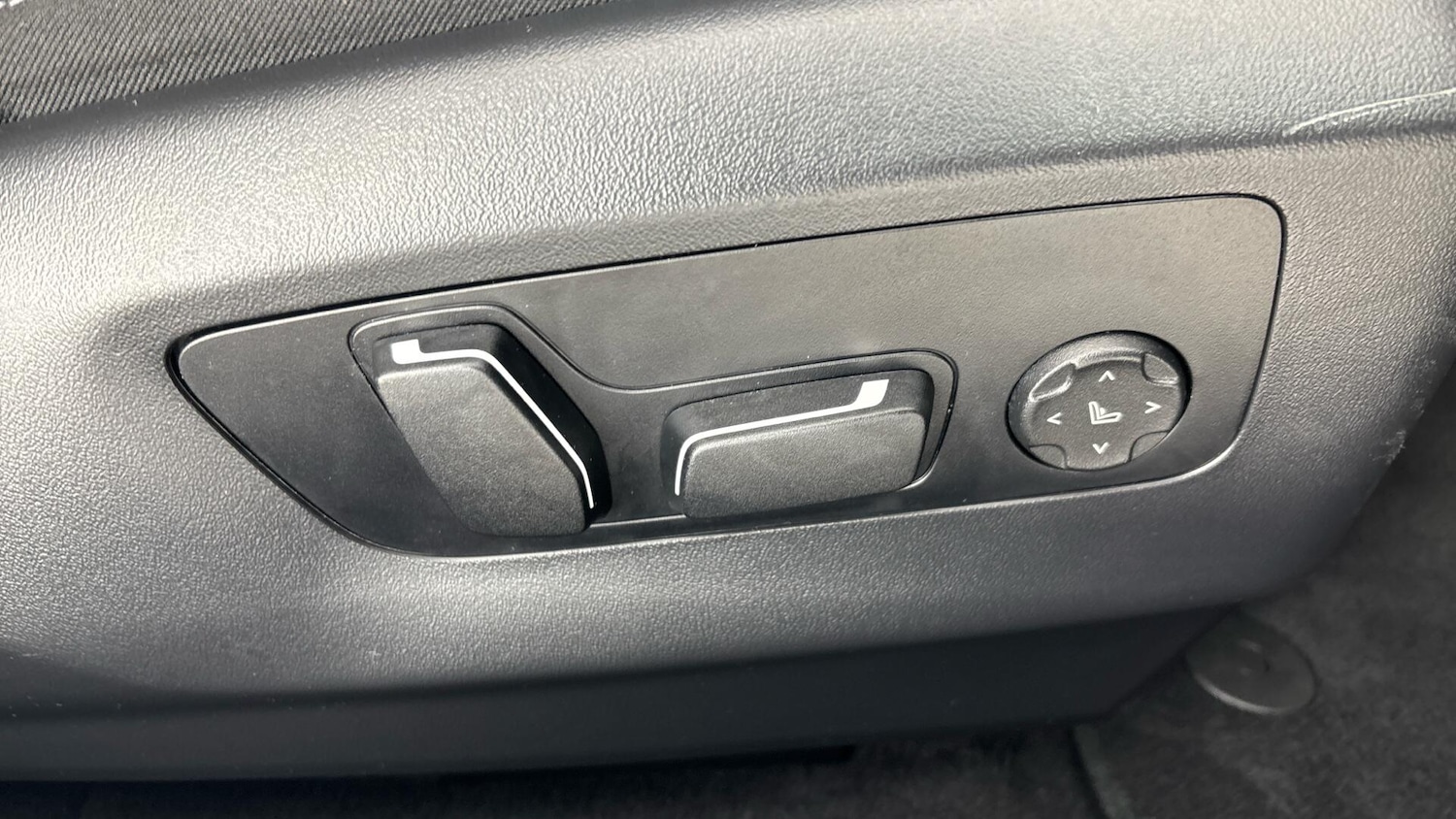 Used BMW 5 Series 2025 for sale - 77598104: Photo 33