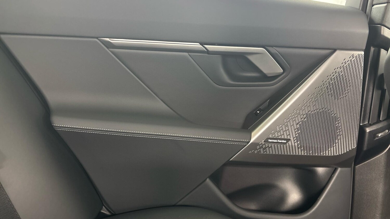 Used BMW 5 Series 2025 for sale - 77598104: Photo 45