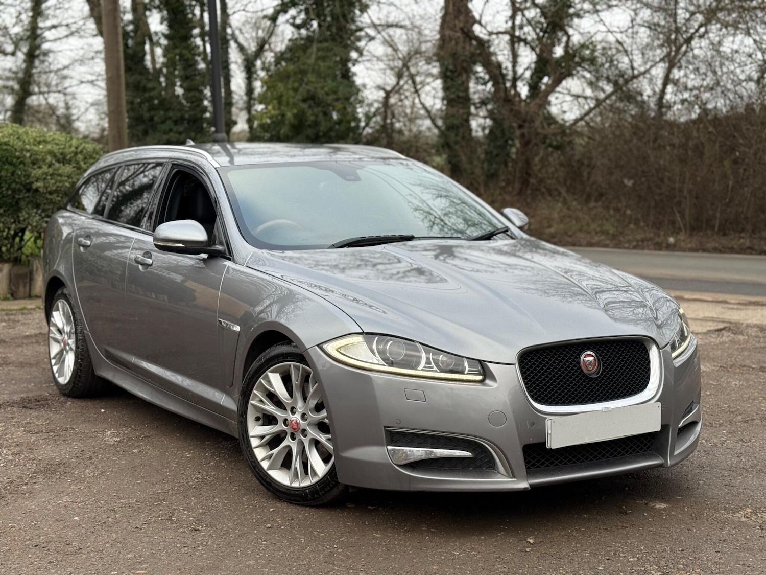 Used Jaguar XF 2013 for sale - 78043779: Photo 4