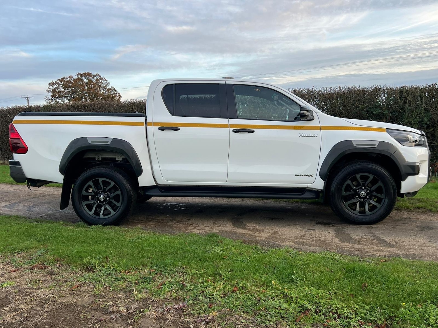 Used Toyota Hilux 2023 for sale - 77966454: Photo 6