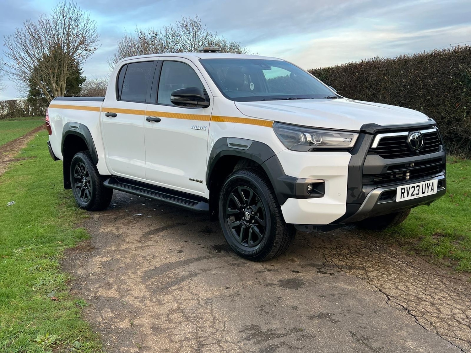 Used Toyota Hilux 2023 for sale - 77966454: Photo 7