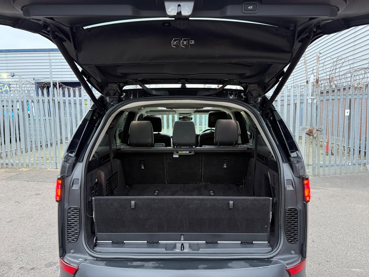 Used Land Rover Discovery 2020 for sale - 77966535: Photo 14