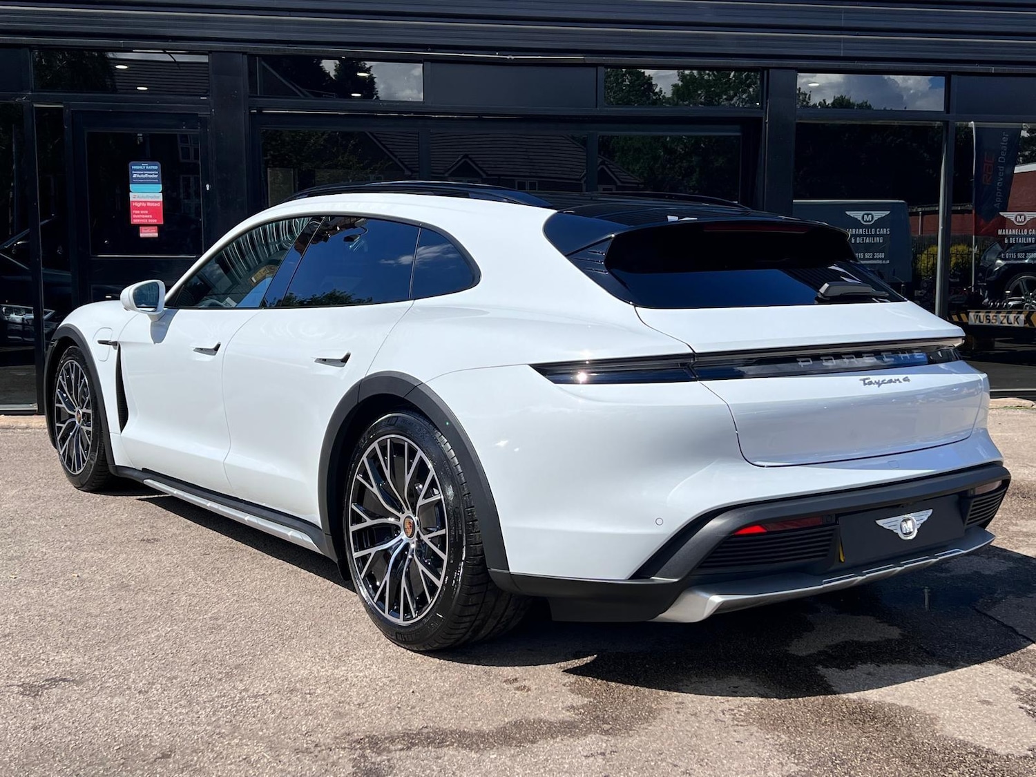 Used Porsche Taycan 2022 for sale - 77966384: Photo 3