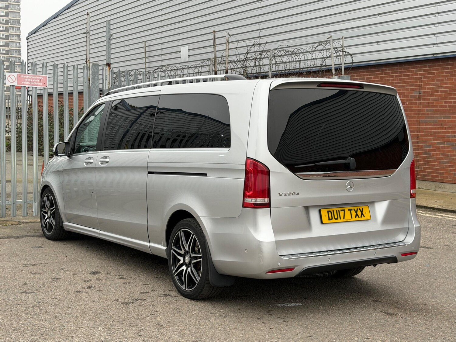 Used Mercedes-Benz V-Class 2017 for sale - 77966373: Photo 10