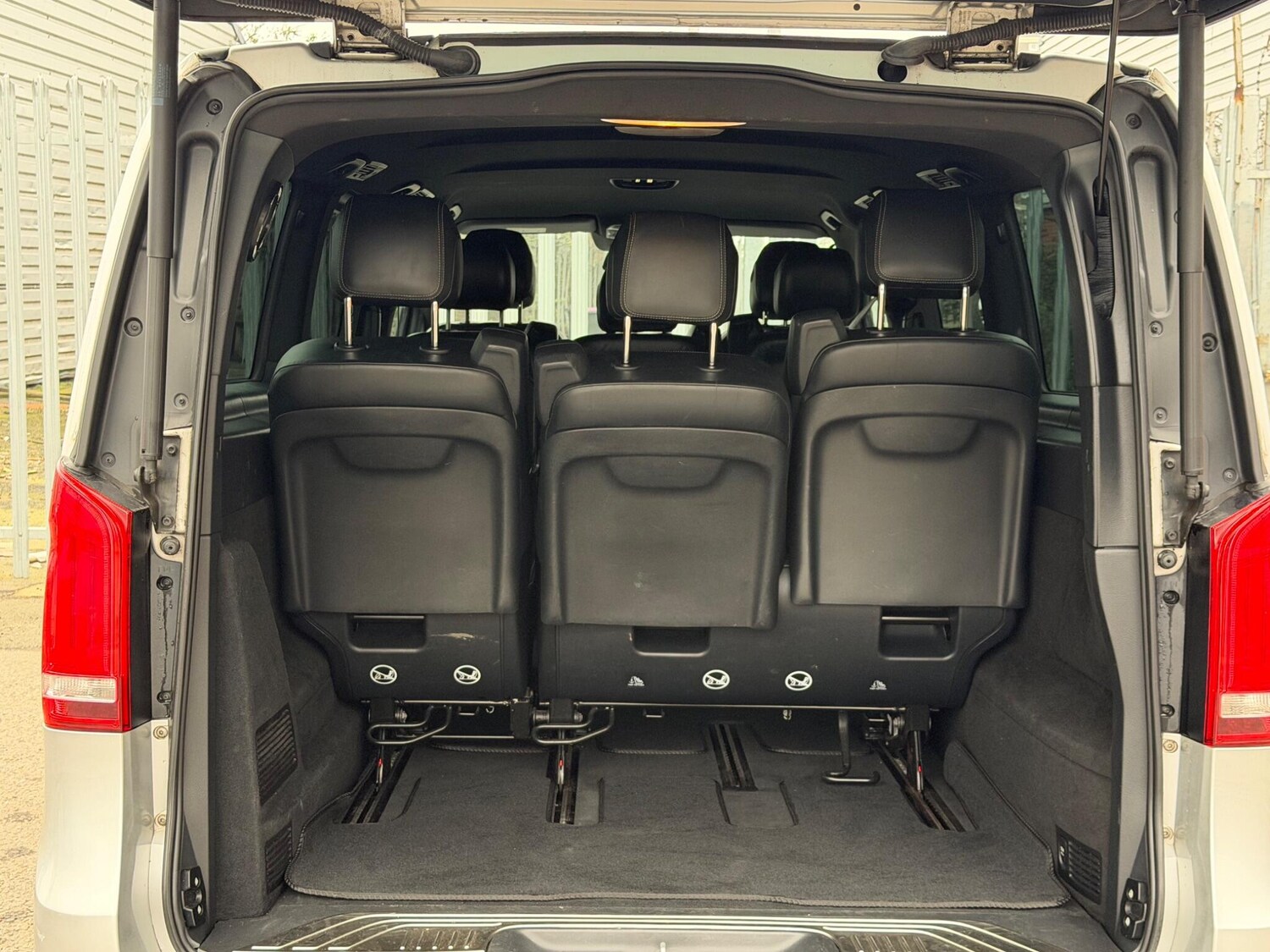 Used Mercedes-Benz V-Class 2017 for sale - 77966373: Photo 11