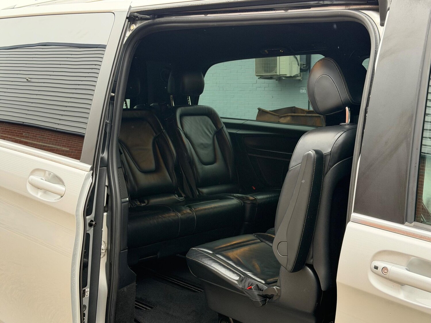 Used Mercedes-Benz V-Class 2017 for sale - 77966373: Photo 12