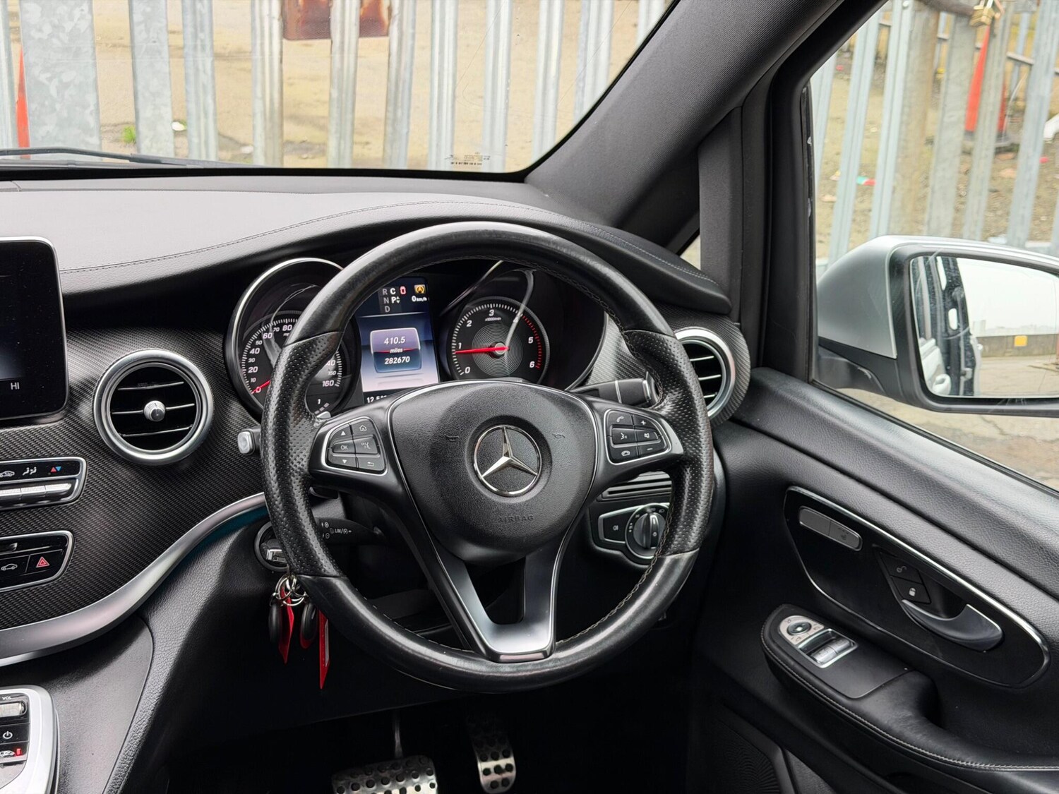 Used Mercedes-Benz V-Class 2017 for sale - 77966373: Photo 16