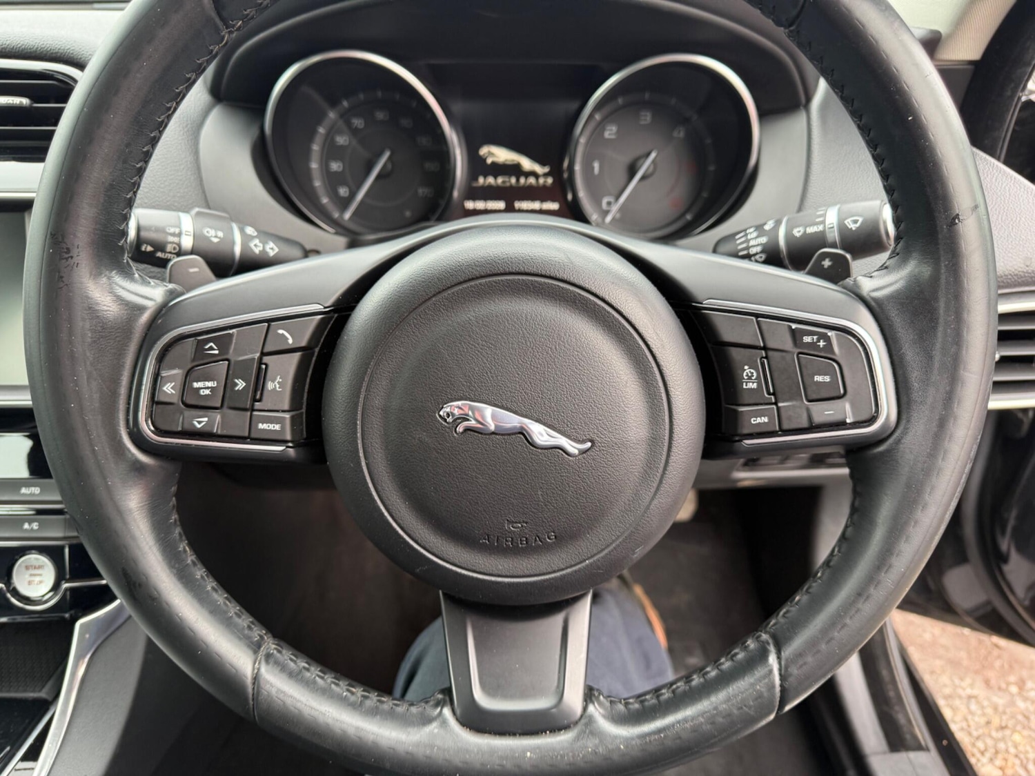 Used Jaguar XE 2015 for sale - 78043778: Photo 23