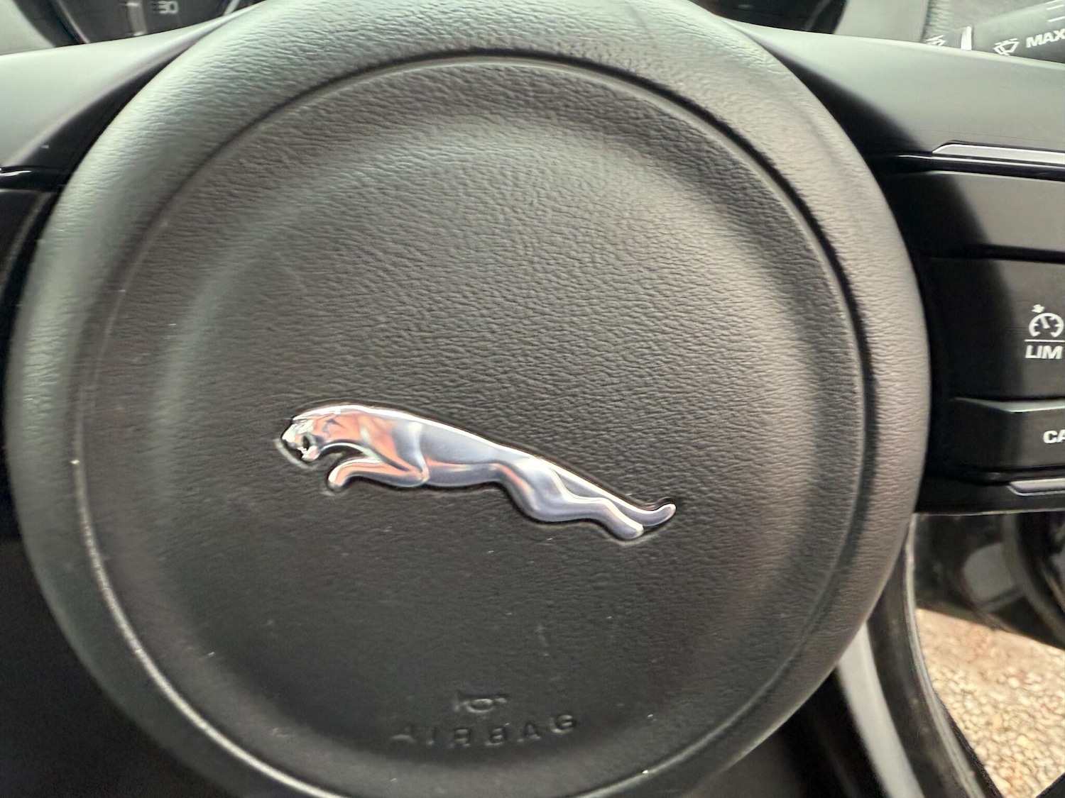 Used Jaguar XE 2015 for sale - 78043778: Photo 24