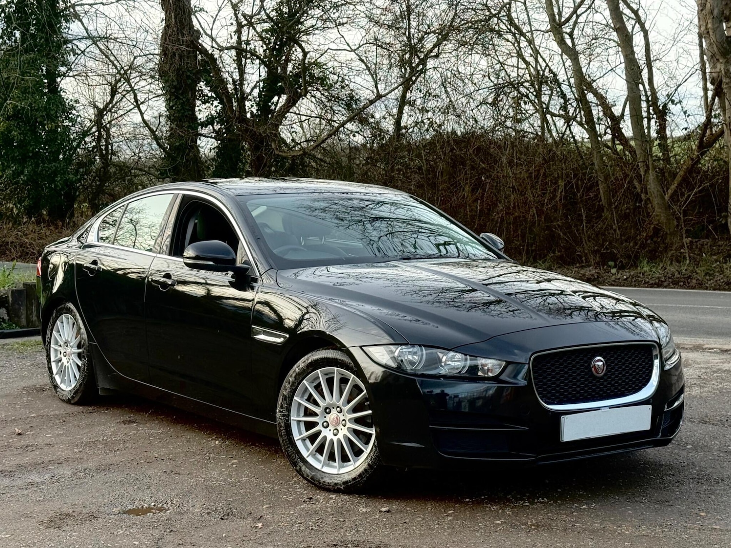 Used Jaguar XE 2015 for sale - 78043778: Photo 3