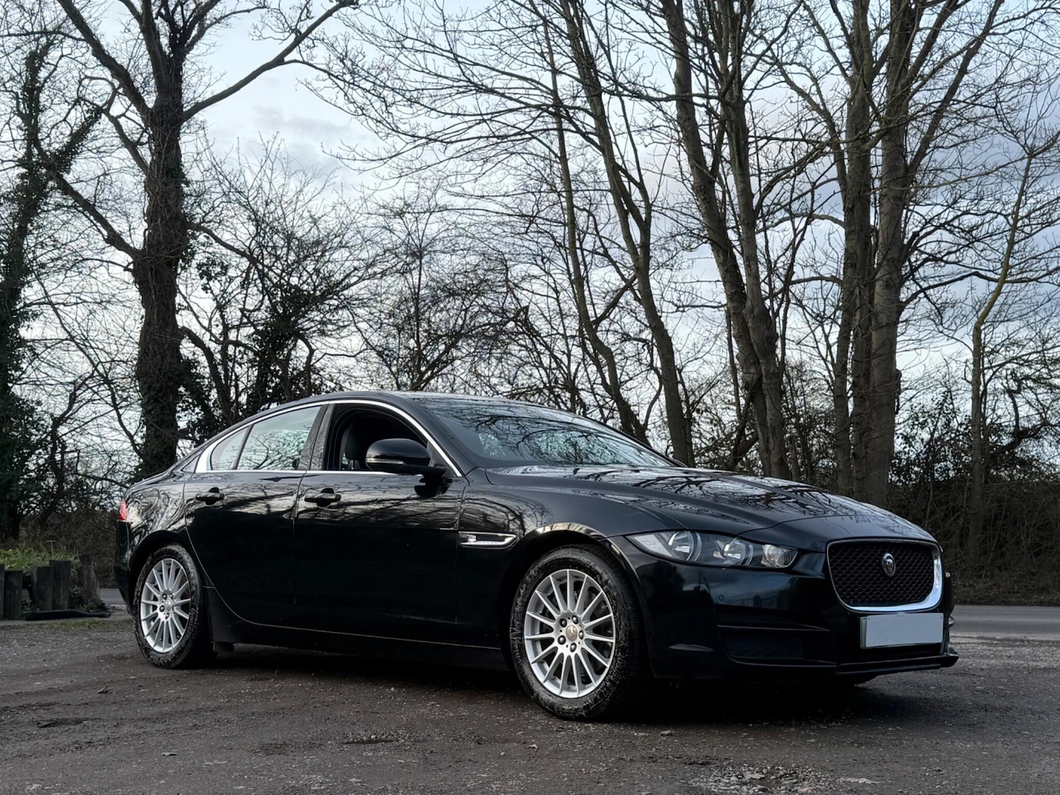 Used Jaguar XE 2015 for sale - 78043778: Photo 4