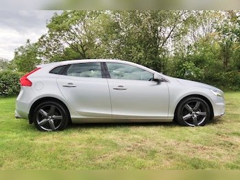 Used Volvo V40 2016 for sale - 78603705: Photo