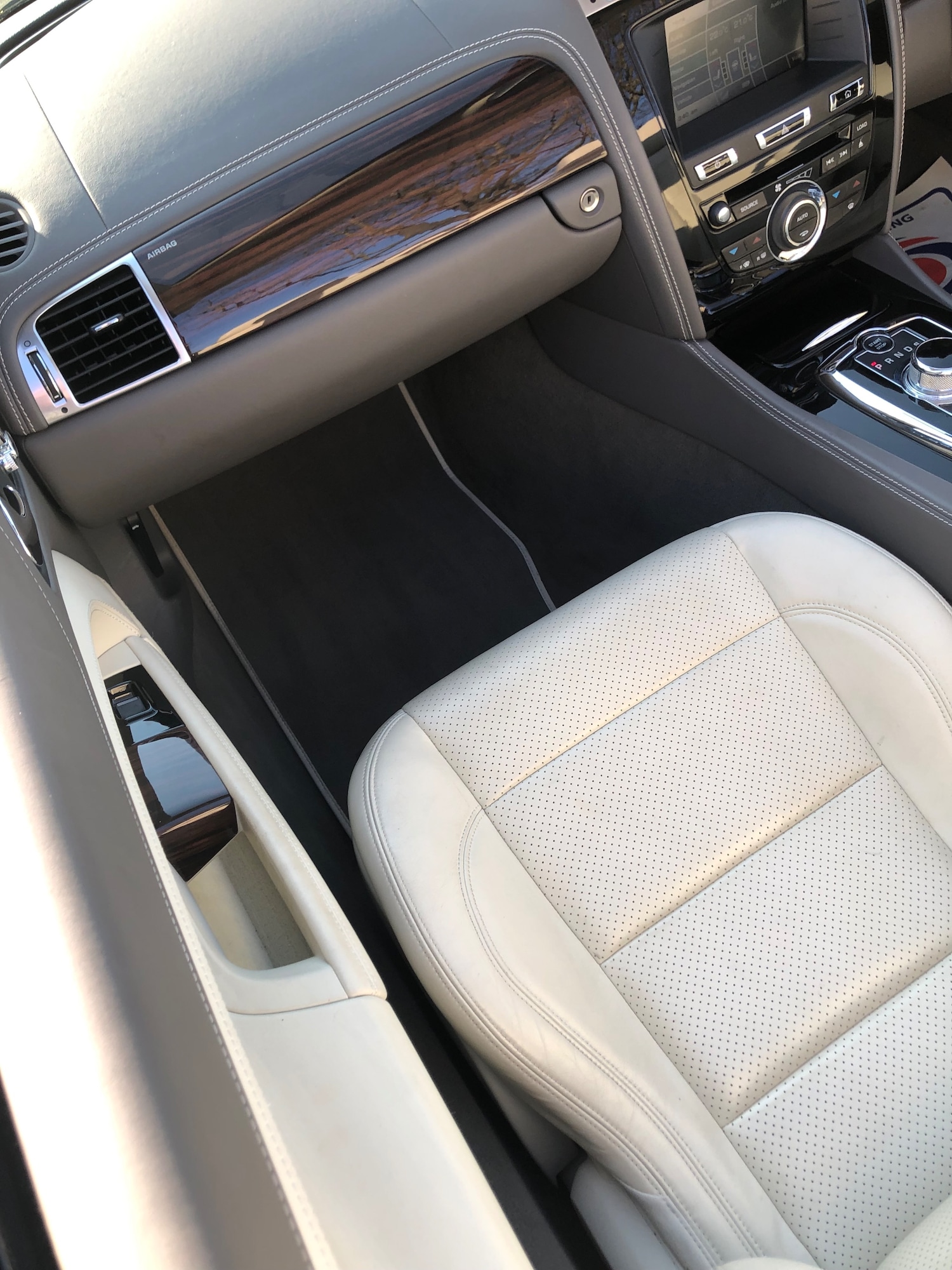 Used Jaguar XK 2012 for sale - 77952070: Photo 10