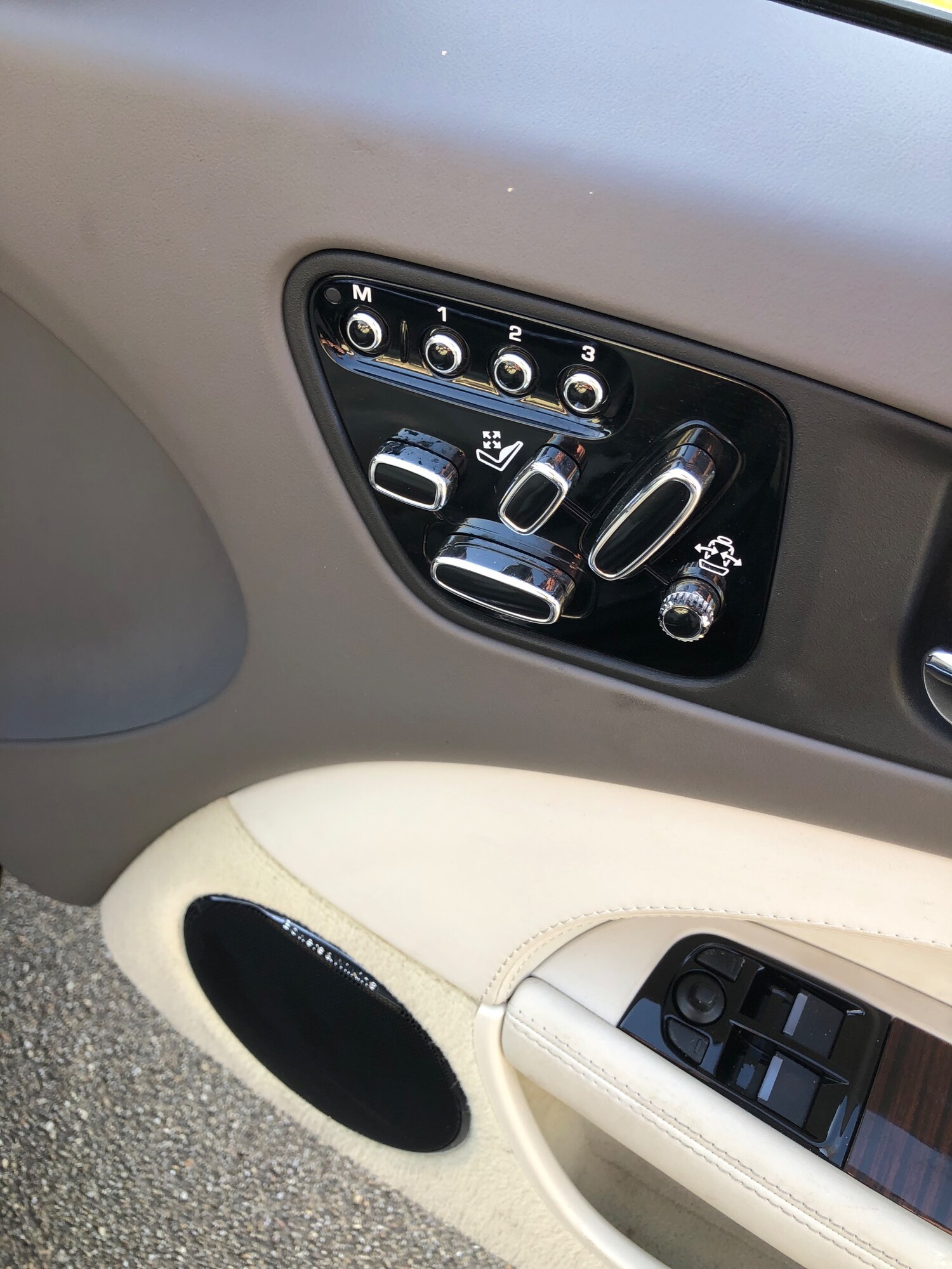 Used Jaguar XK 2012 for sale - 77952070: Photo 14