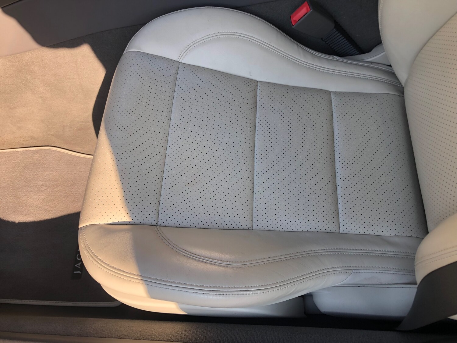 Used Jaguar XK 2012 for sale - 77952070: Photo 7