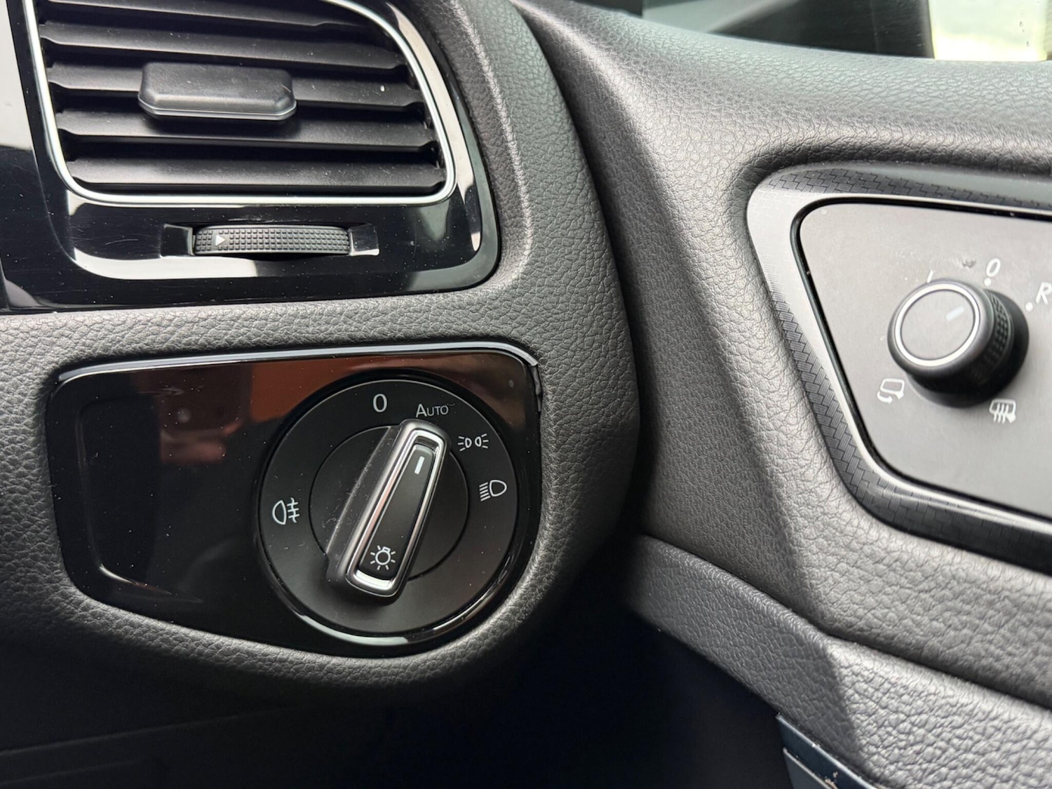 Used Volkswagen Golf 2019 for sale - 78015798: Photo 22