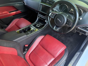 Used Jaguar XE 2015 for sale - 78986818: Photo