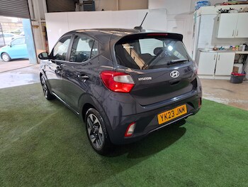 Used Hyundai i10 2023 for sale - 78337112: Photo