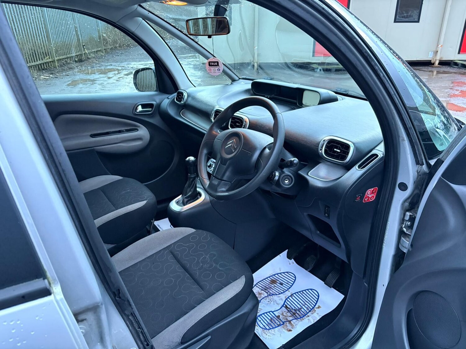 Used Citroen C3 Picasso 2010 for sale - 78009306: Photo 9