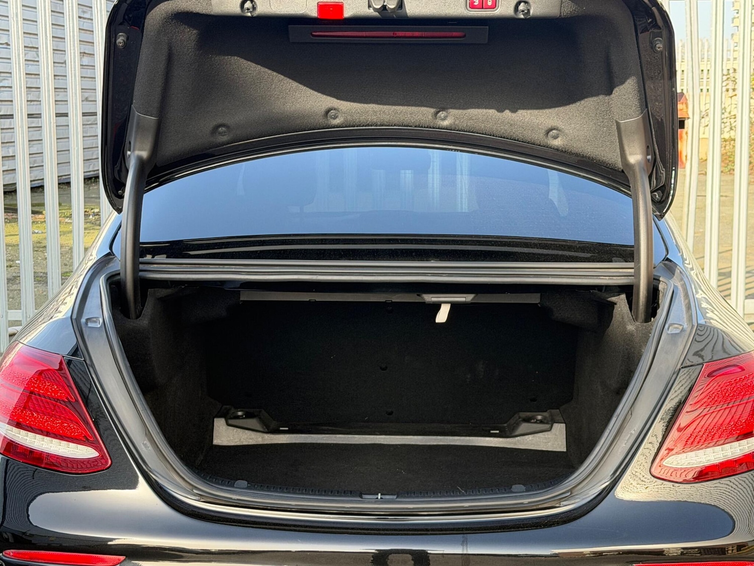 Used Mercedes-Benz E Class 2018 for sale - 77966346: Photo 11