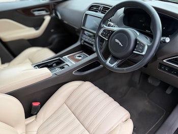 Used Jaguar F-Pace 2017 for sale - 79187426: Photo