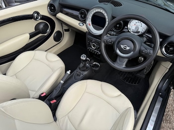 Used MINI Convertible 2011 for sale - 78519064: Photo