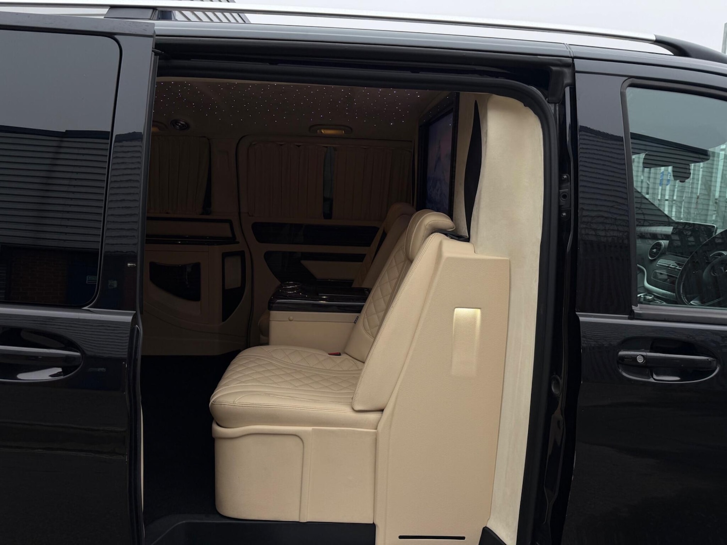 Used Mercedes-Benz V-Class for sale - 77966379: Photo 14