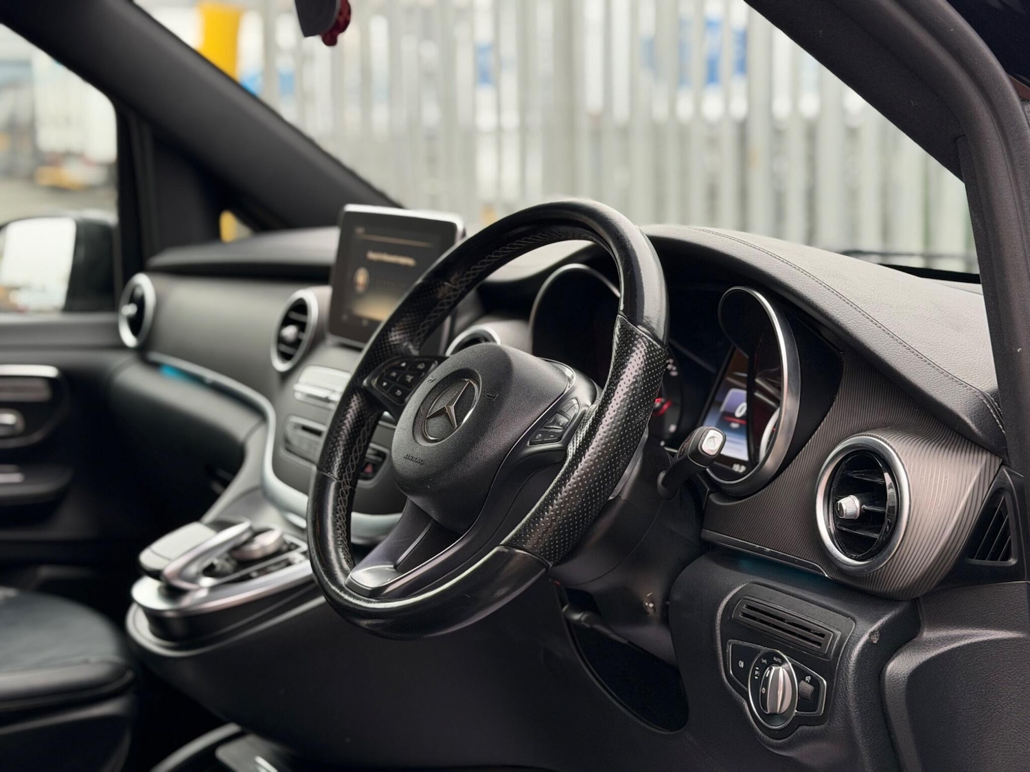 Used Mercedes-Benz V-Class for sale - 77966379: Photo 21