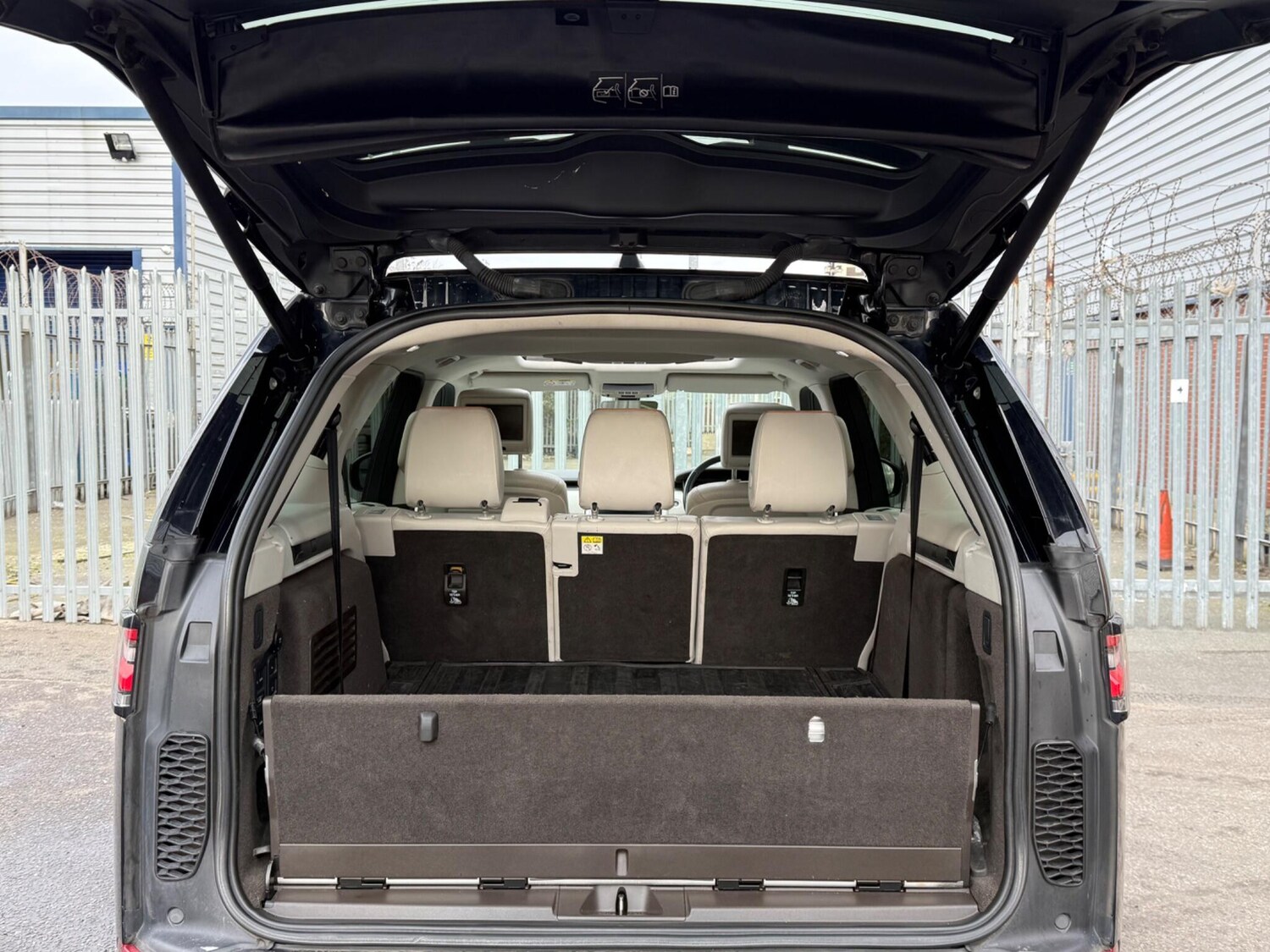 Used Land Rover Discovery 2019 for sale - 77966332: Photo 13