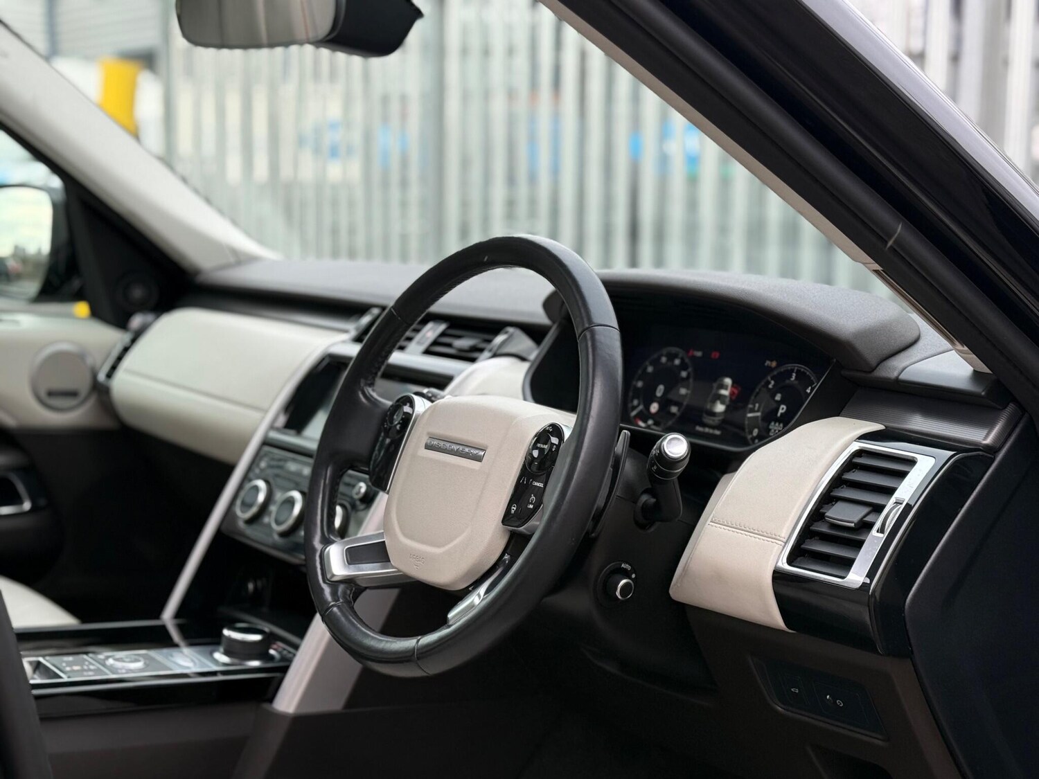 Used Land Rover Discovery 2019 for sale - 77966332: Photo 19