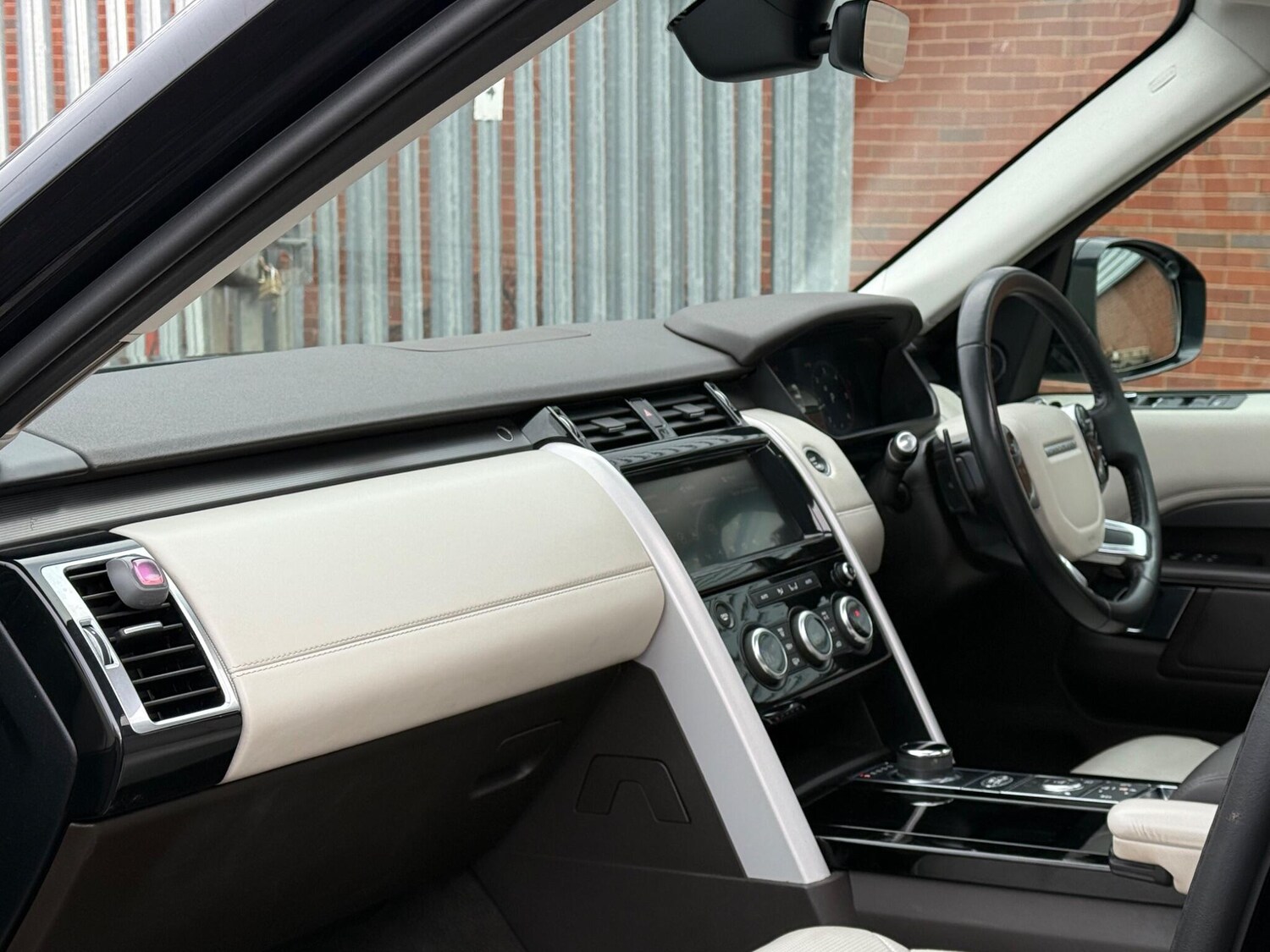 Used Land Rover Discovery 2019 for sale - 77966332: Photo 20