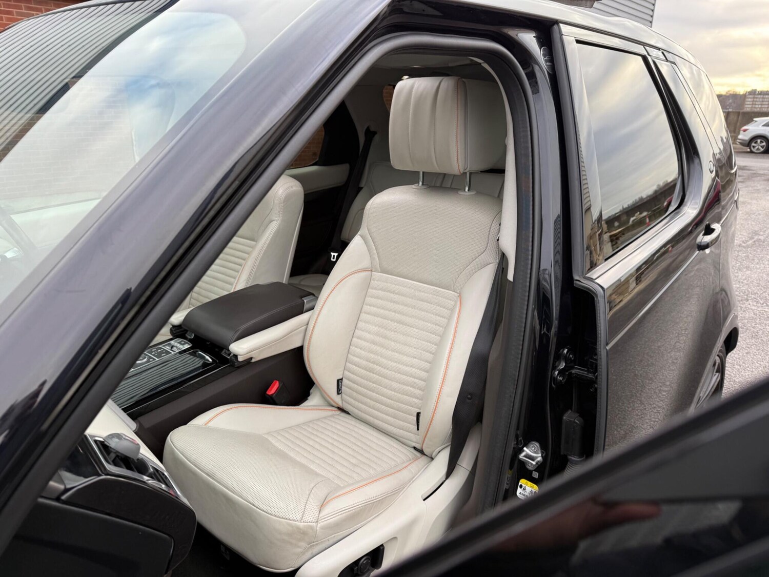 Used Land Rover Discovery 2019 for sale - 77966332: Photo 24