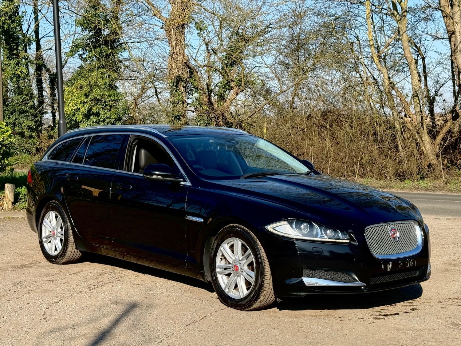 Used Jaguar XF 2015 for sale - 78043790: Photo 4