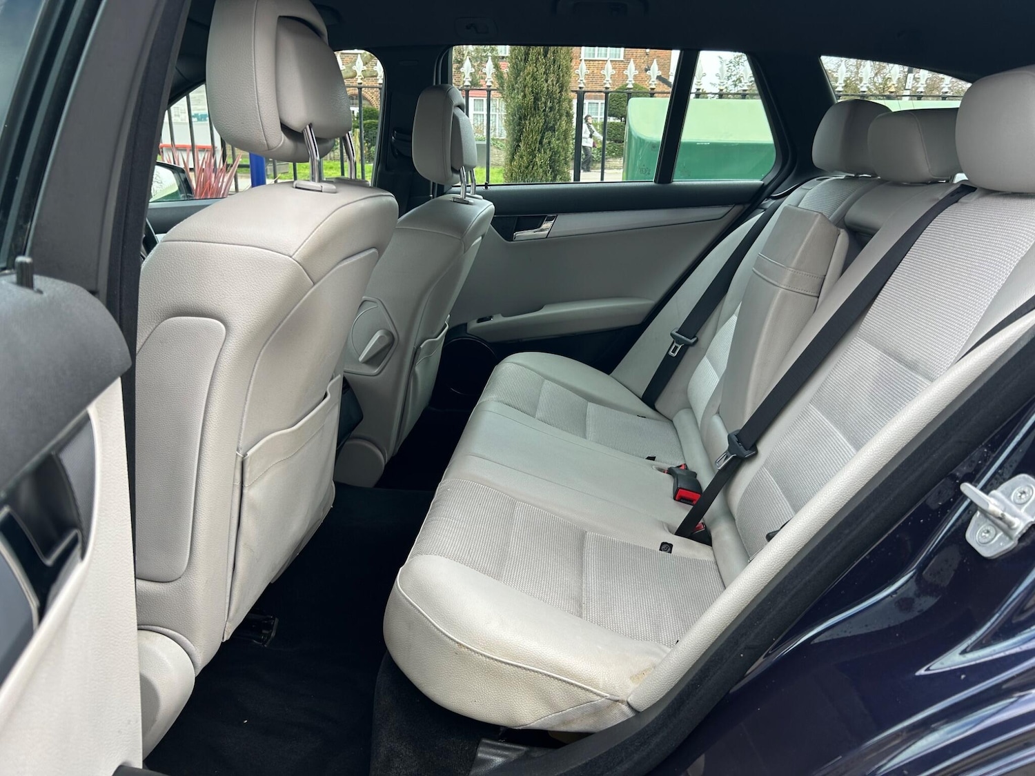 Used Mercedes-Benz C Class 2010 for sale - 78009365: Photo 25