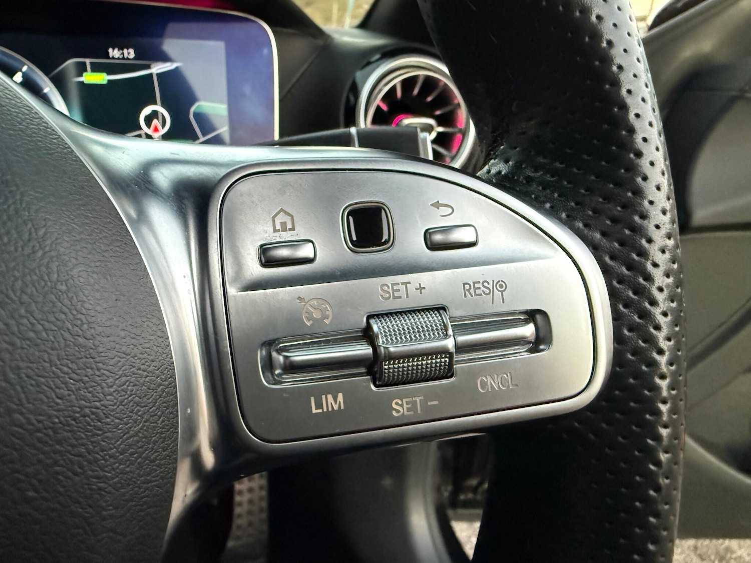 Used Mercedes-Benz E Class 2018 for sale - 77966372: Photo 17