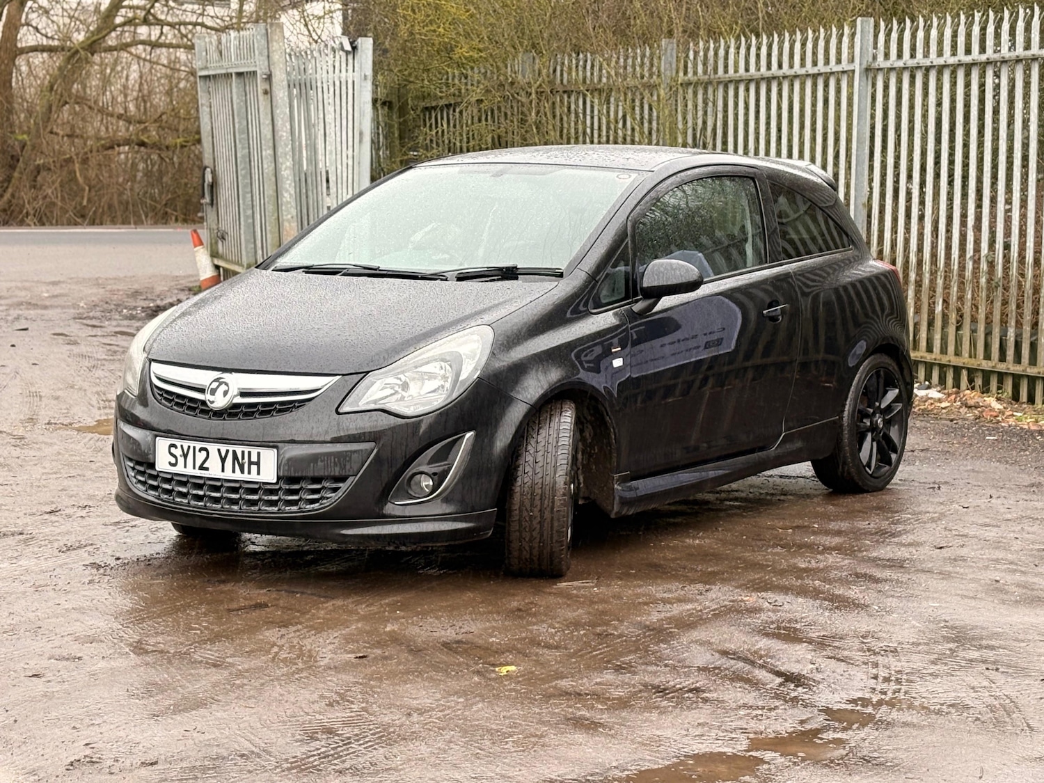 Used Vauxhall Corsa 2012 for sale - 78009308: Photo 2