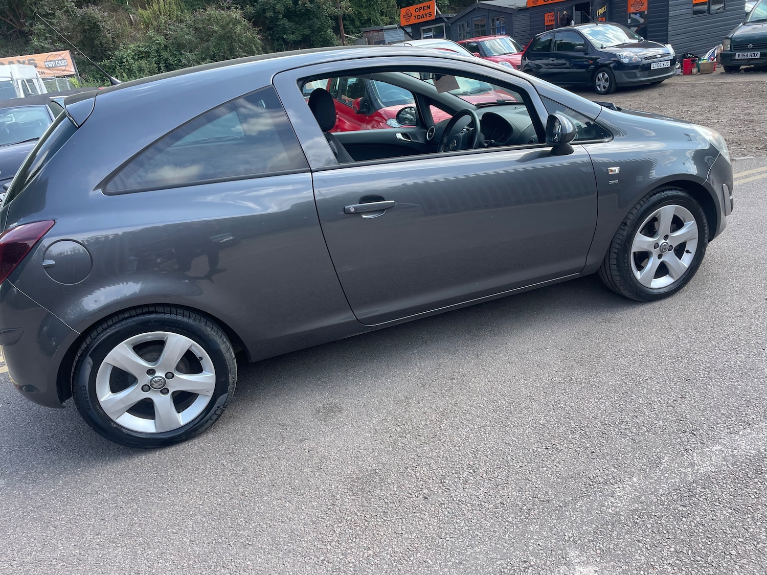 Used Vauxhall Corsa 2011 for sale - 78022593: Photo 3