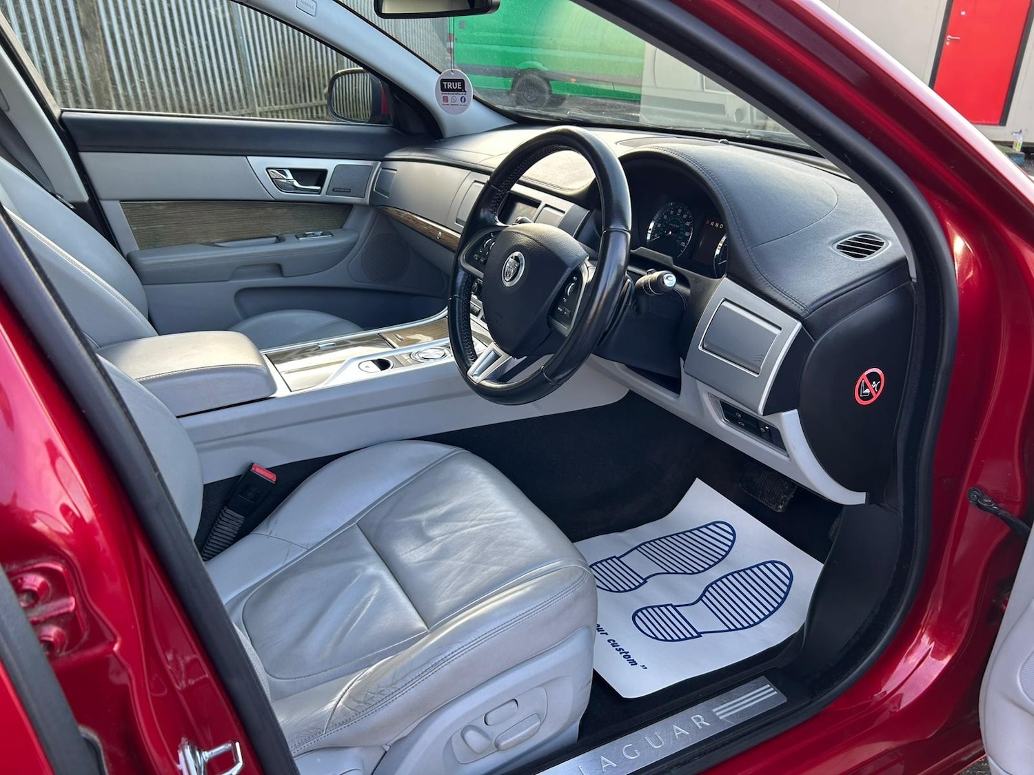 Used Jaguar XF 2013 for sale - 77966459: Photo 13