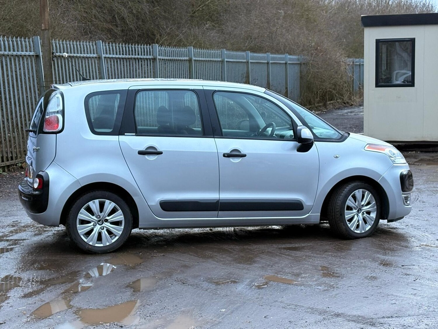 Used Citroen C3 Picasso 2010 for sale - 77966466: Photo 5