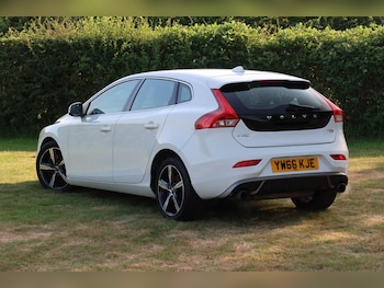 Used Volvo V40 2016 for sale - 78730122: Photo