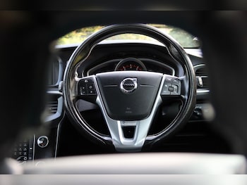 Used Volvo V40 2016 for sale - 78730122: Photo