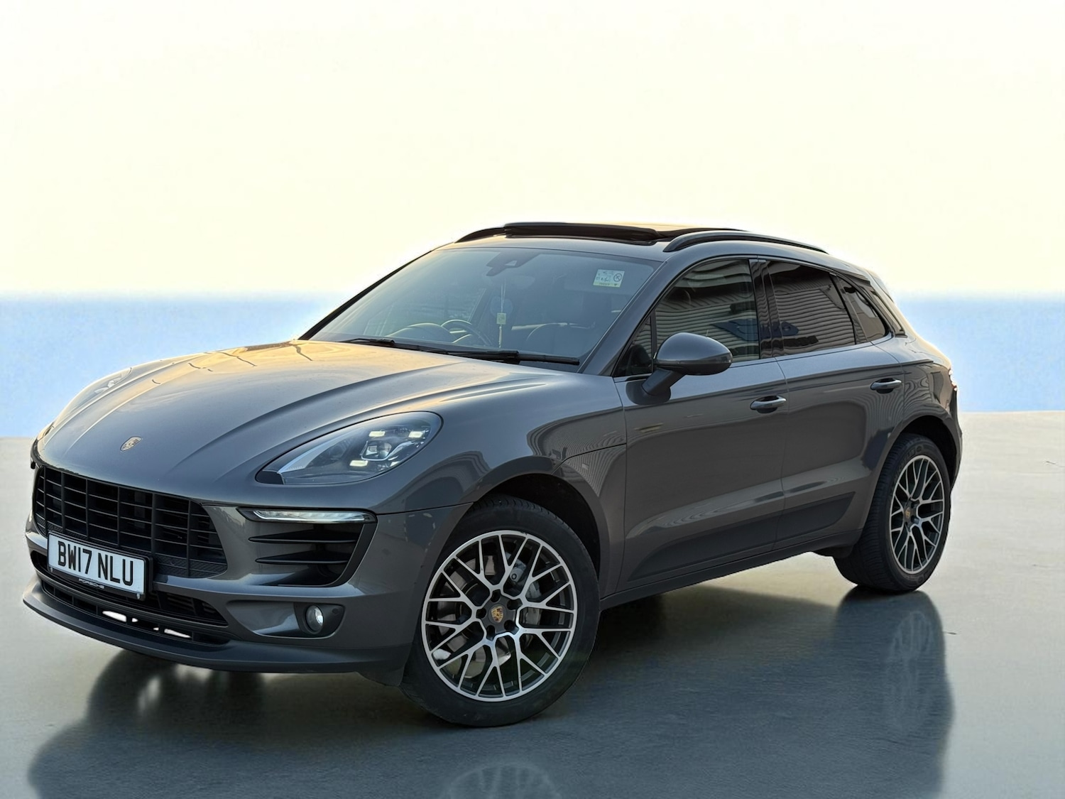 Used Porsche Macan 2017 for sale - 77879292: Photo 2