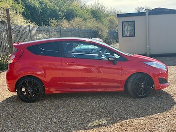 Used Ford Fiesta 2015 for sale - 78168340: Photo