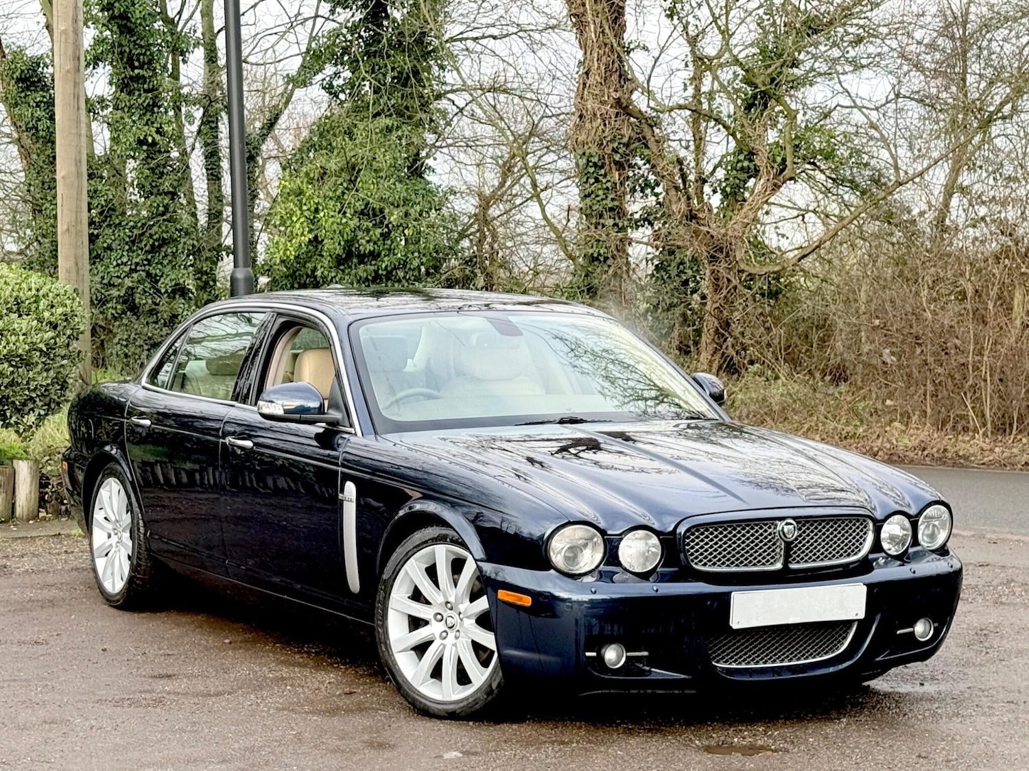 Used Jaguar XJ 2025 for sale - 78043774: Photo 3